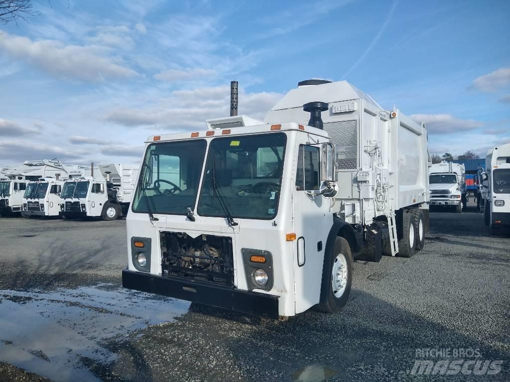 Mack LEU613 Müllwagen