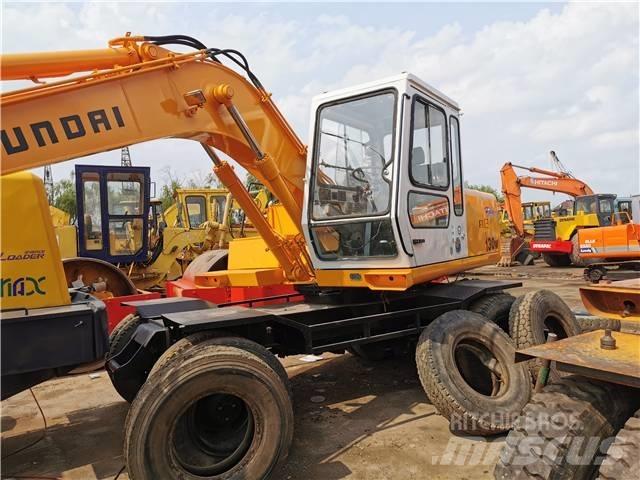 Hyundai R130WD Mobilbagger