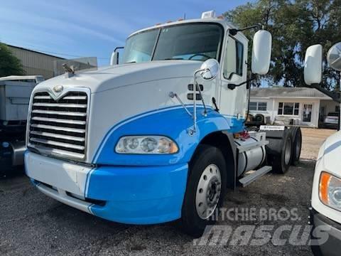 Mack CXN613 Sattelzugmaschinen