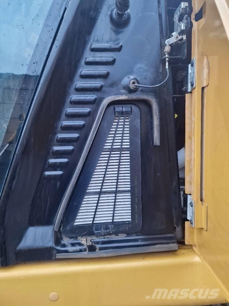 CAT 323 Raupenbagger