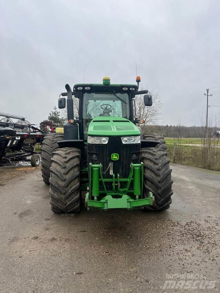 John Deere 8260R Traktoren