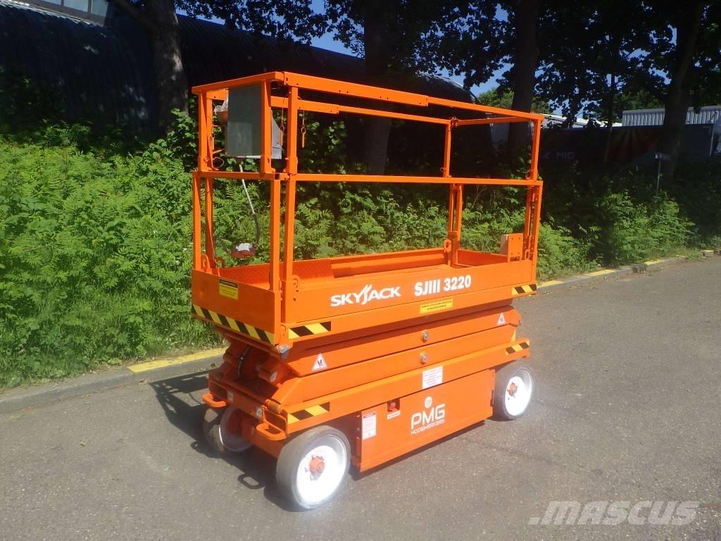 SkyJack SJ3220 Scheren-Arbeitsbühnen