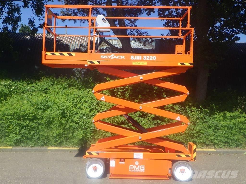 SkyJack SJ3220 Scheren-Arbeitsbühnen