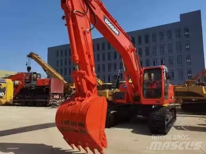 Doosan DX225LC Raupenbagger