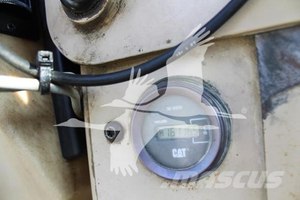 CAT 12H Grader