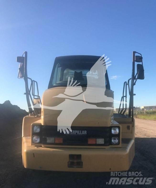 CAT 725 Dumper - Knickgelenk