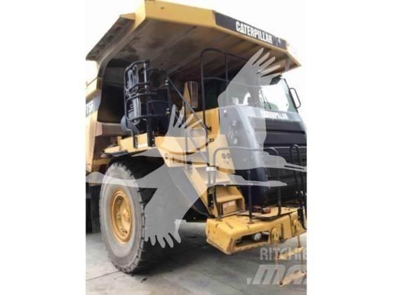 CAT 775F Dumper - Knickgelenk