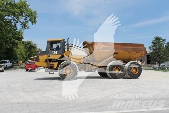 CAT D350E Dumper - Knickgelenk