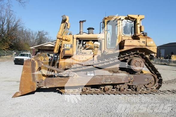 CAT D8N Bulldozer