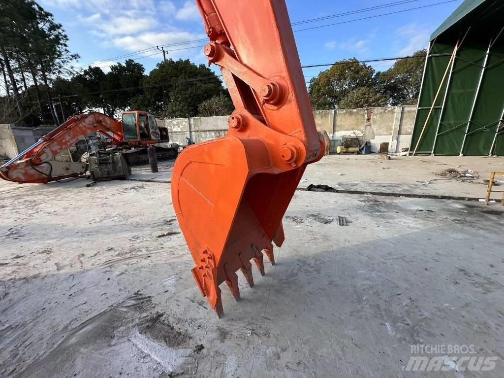 Hitachi ZX 200 Minibagger < 7t