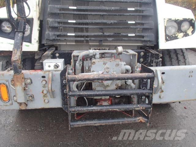 Freightliner 114 SD Sonstige Baumaschinen