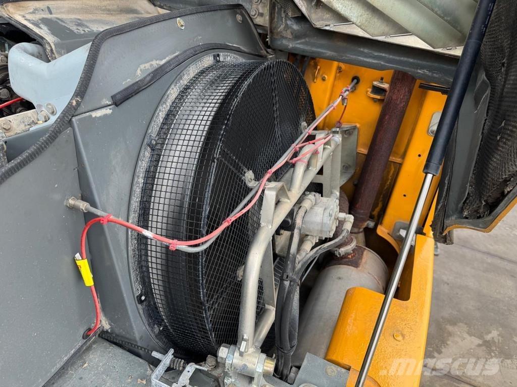 Liebherr A 316 Materialumschlag