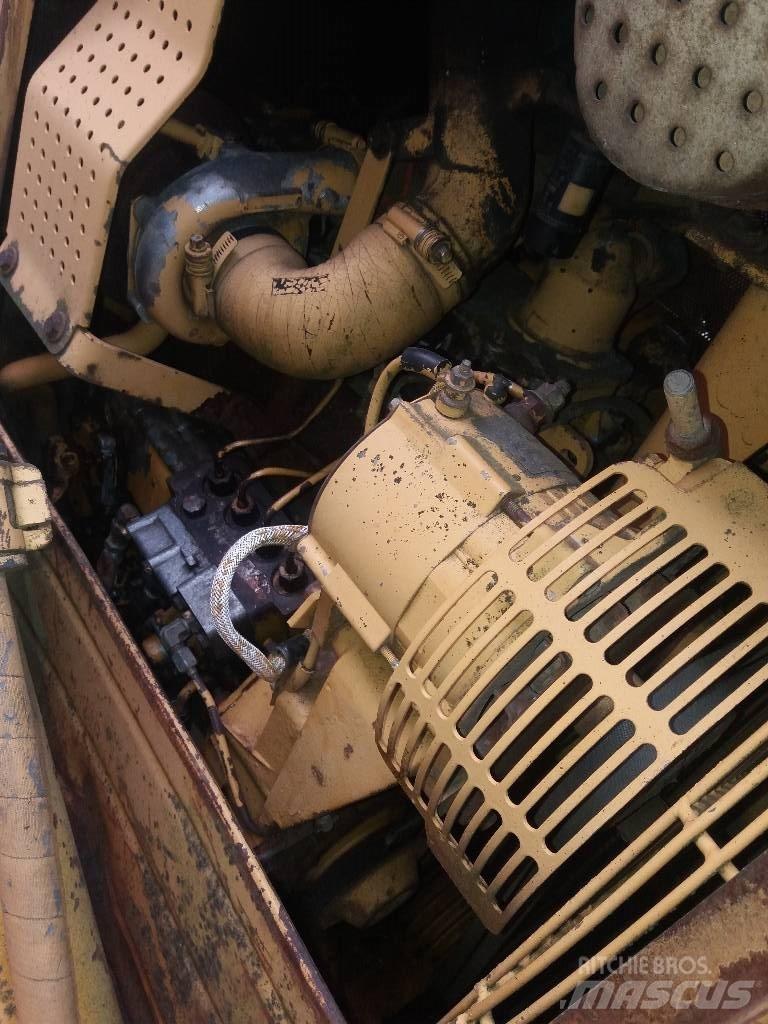CAT D 4 H Bulldozer