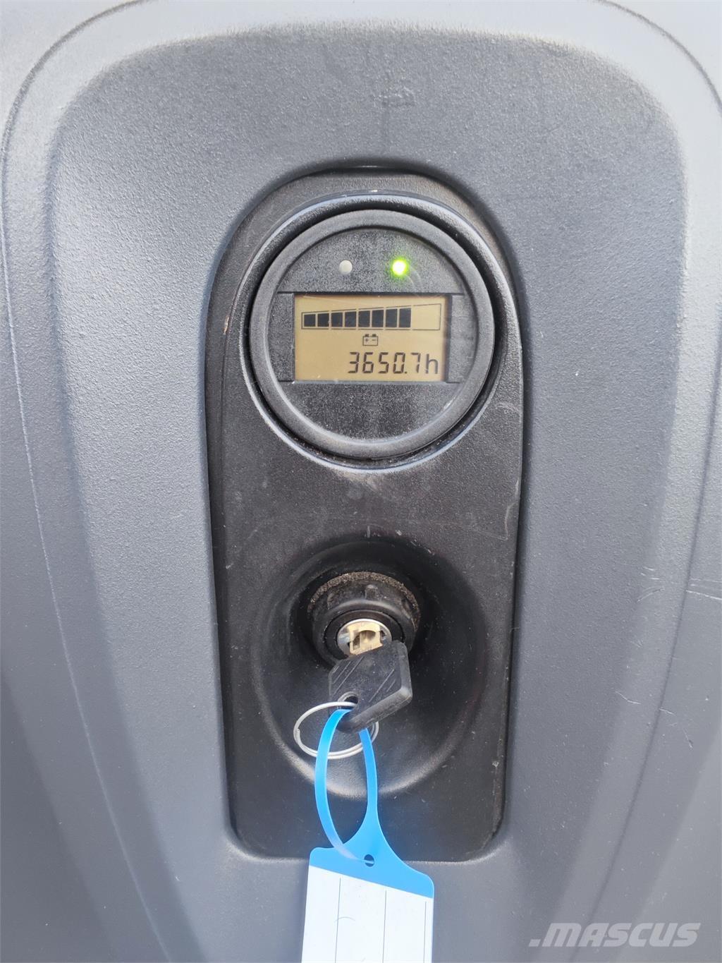 Linde L 12 Zelfrijdende stapelaars