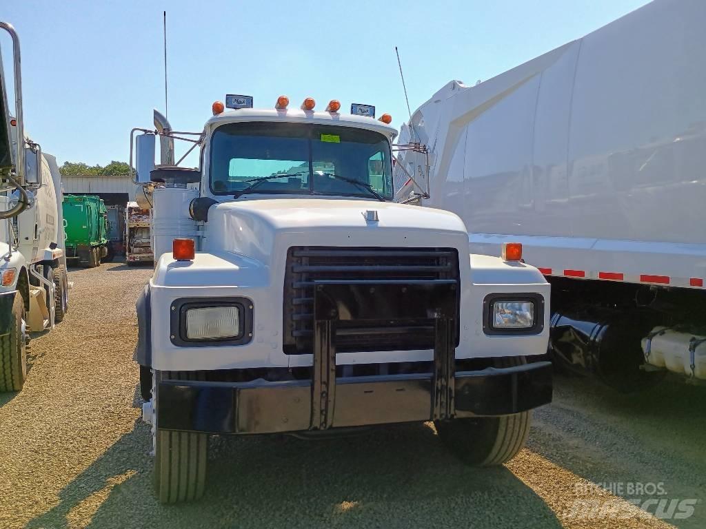 Mack RD 688 S Müllwagen