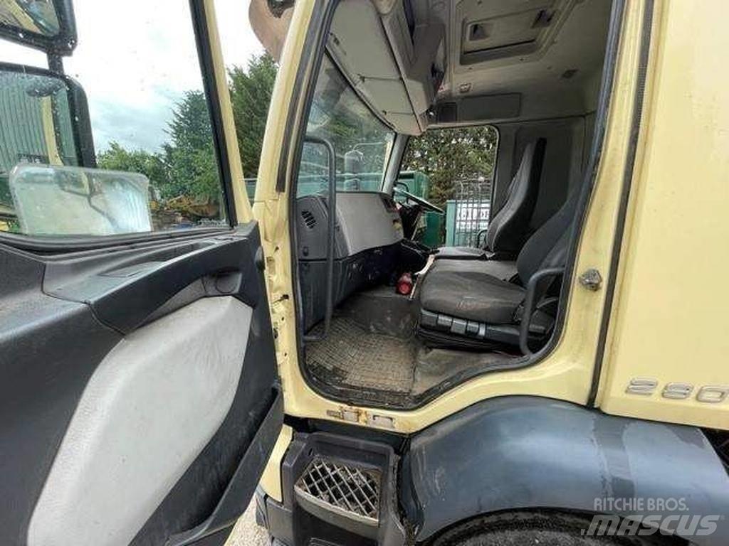 Volvo FL 280 Pritschenwagen/Pritschenwagen mit Seitenklappe