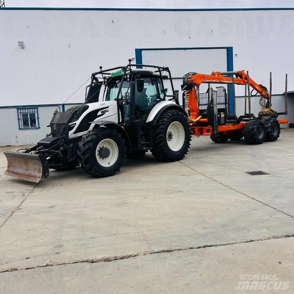 Valtra T 174 Traktoren