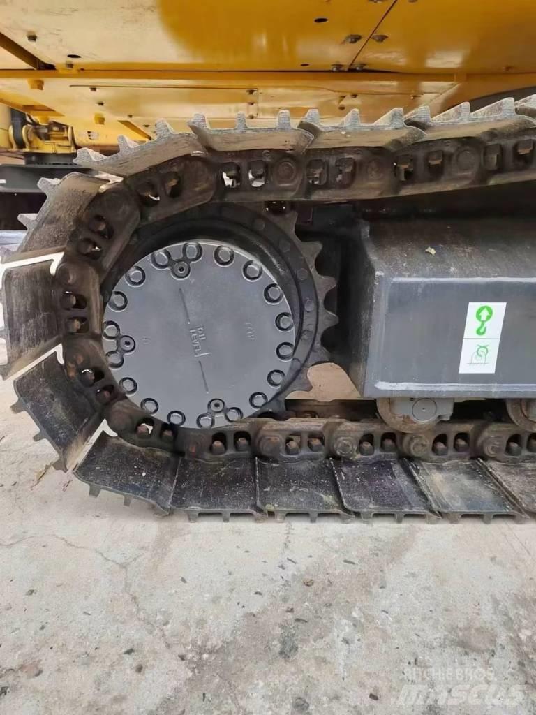 Komatsu PC 200-8 Raupenbagger