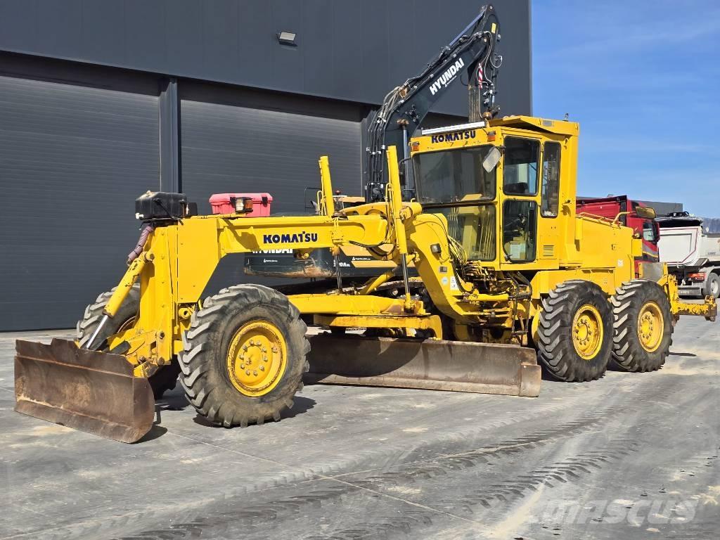 Komatsu GD 521 A-1 Grader