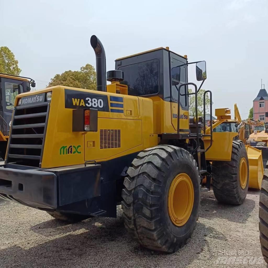 Komatsu WA 380 Radlader