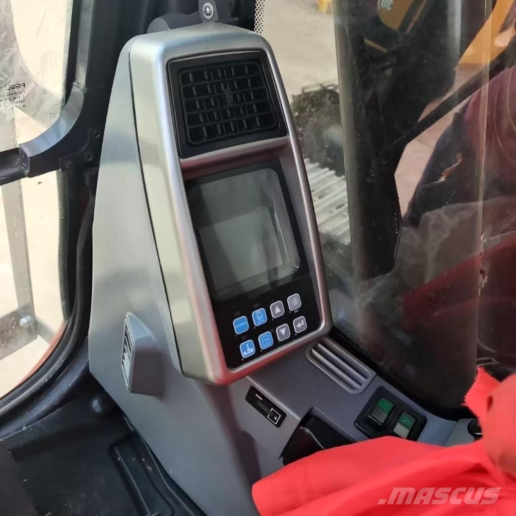 Doosan DX 300 LC Raupenbagger