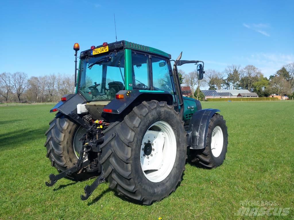 Valtra 6650 TwinTrac Traktoren