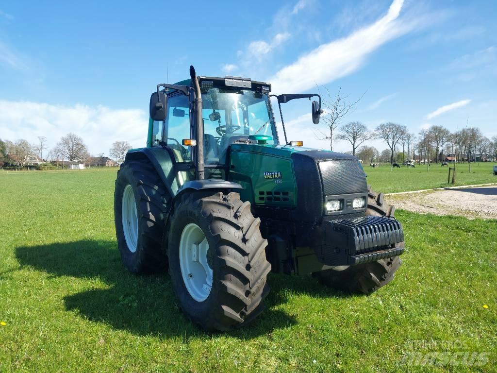 Valtra 6650 TwinTrac Traktoren