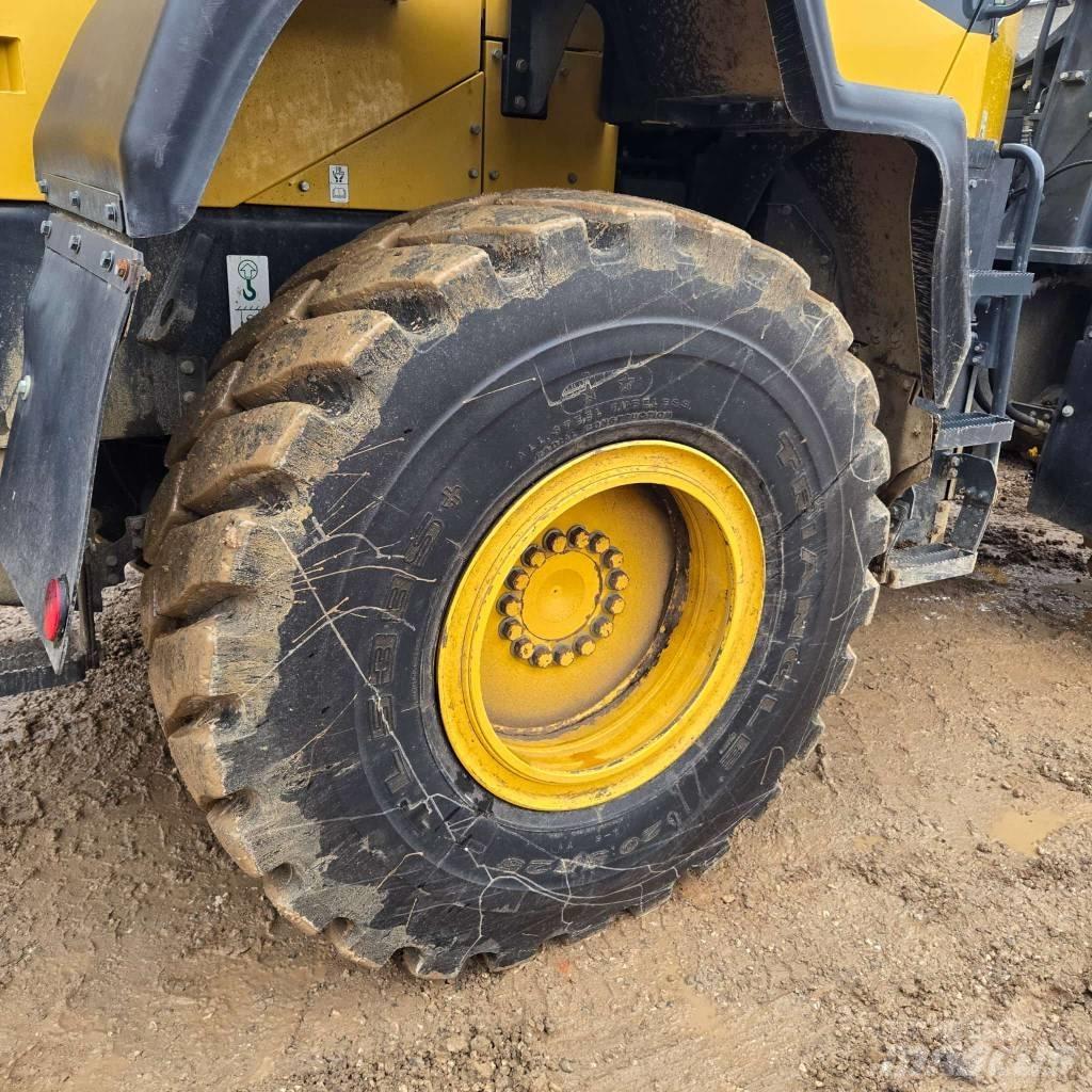Komatsu WA 320-8 Radlader