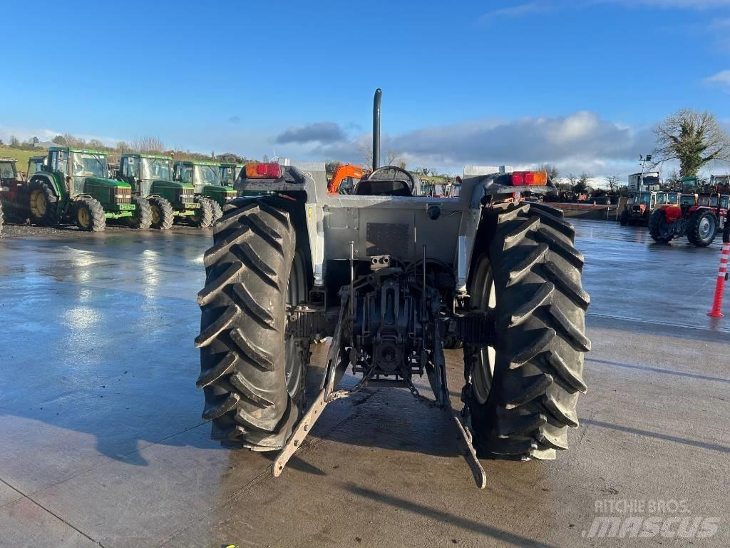 Massey Ferguson 390 Traktoren