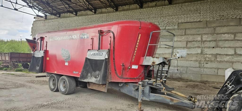 Peecon Mammoet Futtermischwagen