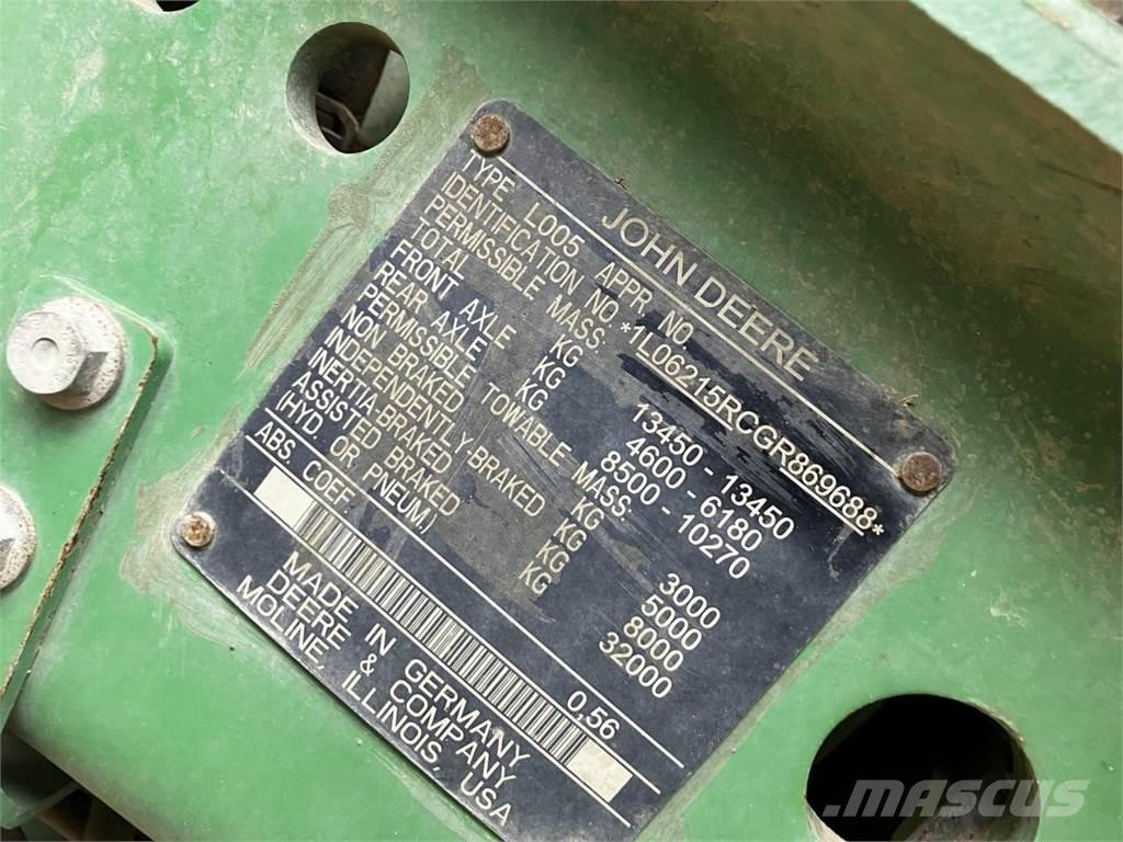 John Deere 6215R Traktoren