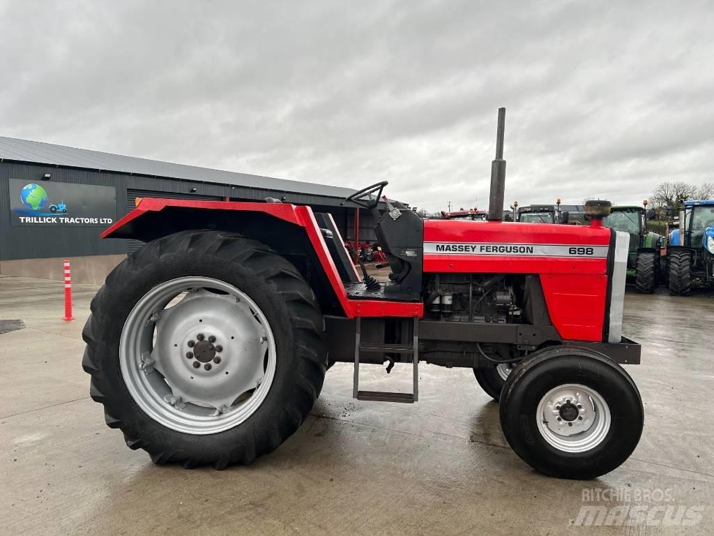 Massey Ferguson 698 Traktoren