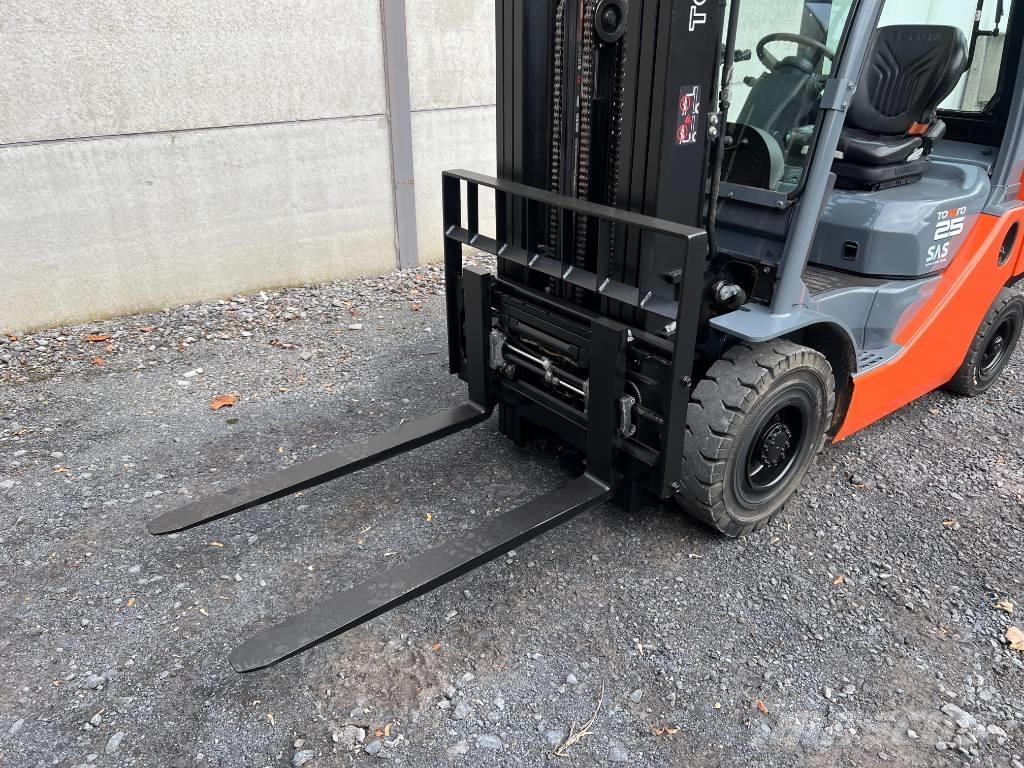 Toyota 02-8 FDF 25 Diesel heftrucks