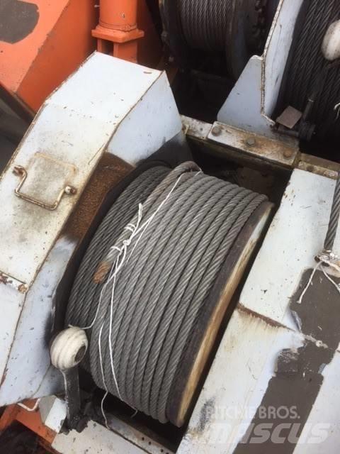 Hitachi KH 230-3 Raupenkrane