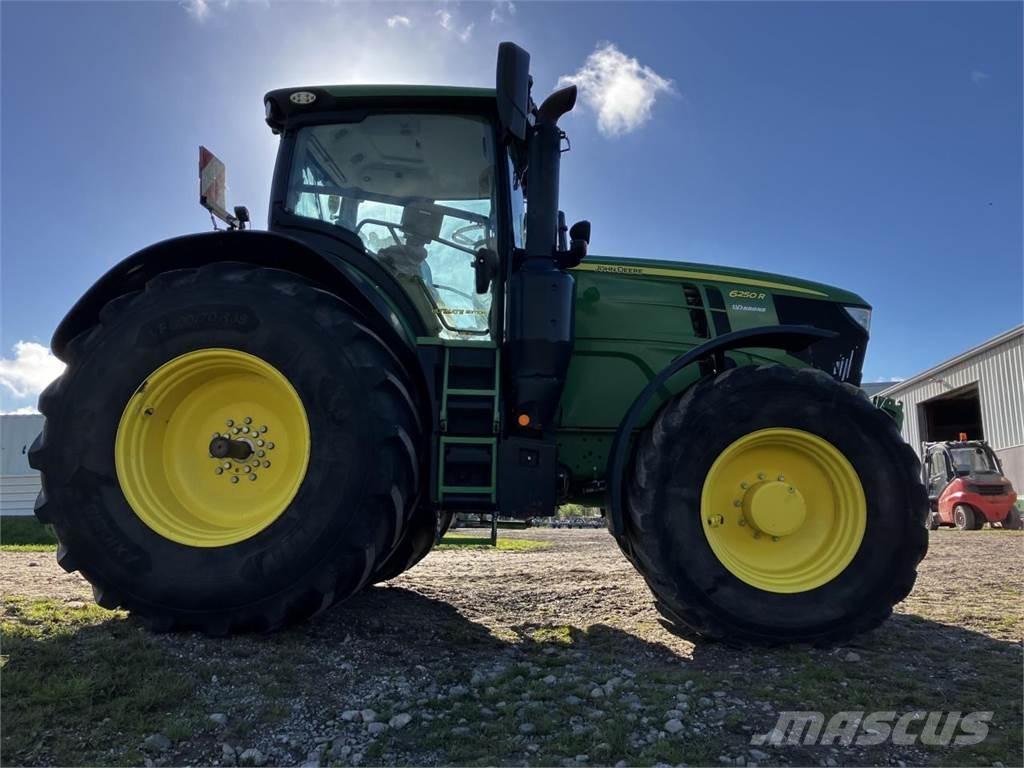 John Deere 6250R Traktoren
