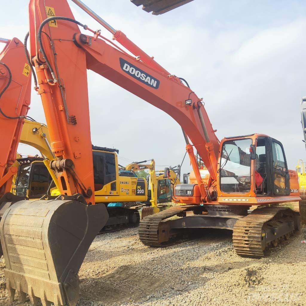 Doosan DX260LC Raupenbagger