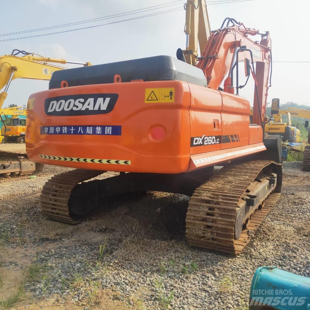 Doosan DX260LC Raupenbagger