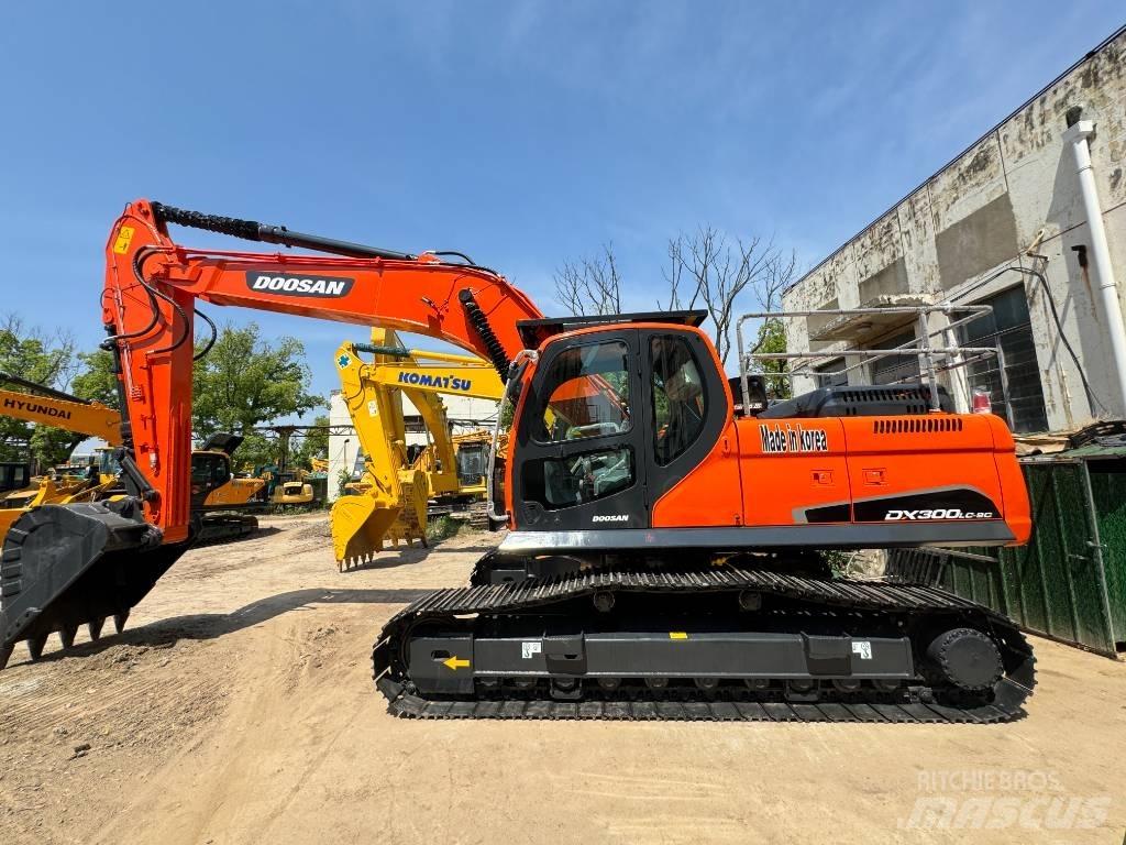 Doosan DX 300 LC Raupenbagger