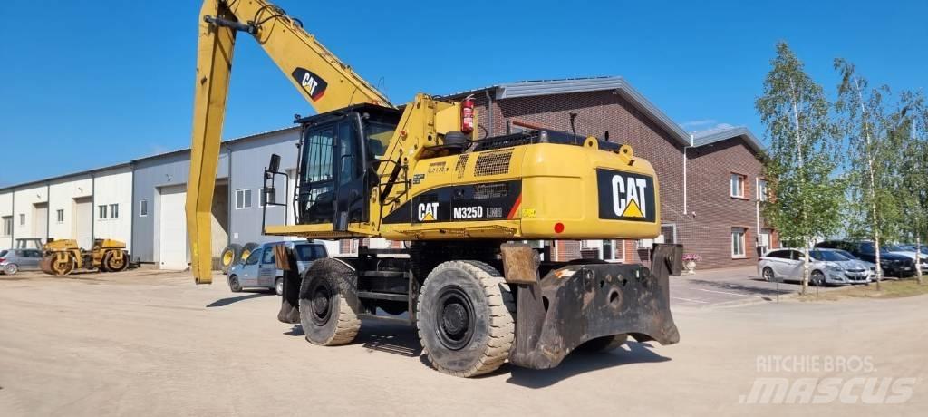 CAT M 325 D MLH Materialumschlag