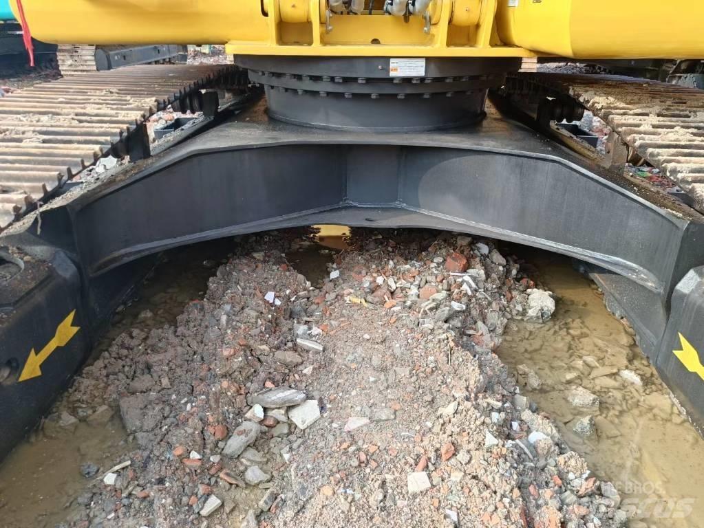Komatsu PC 200-8 Raupenbagger