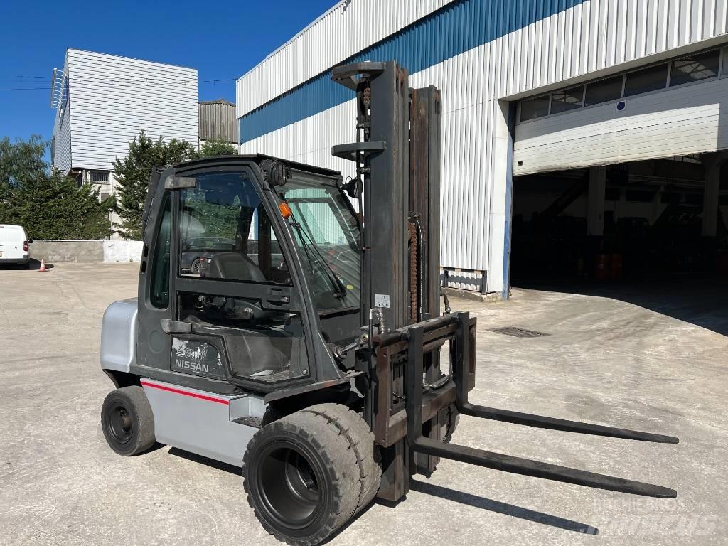 Nissan DX 30 Diesel heftrucks