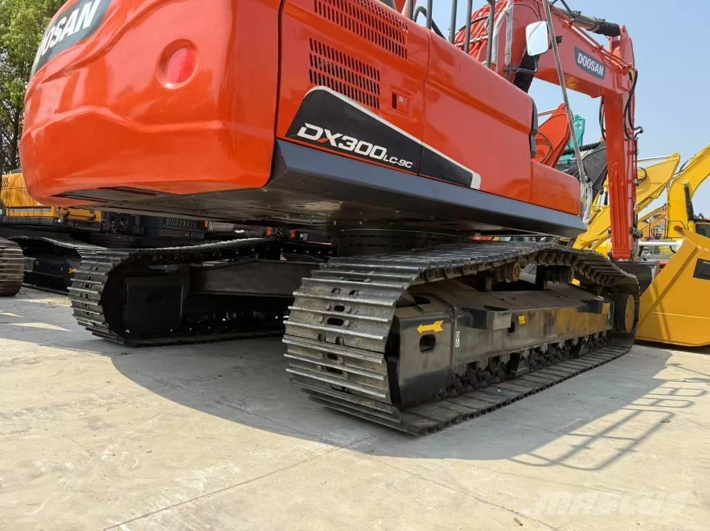 Doosan DX300 Raupenbagger