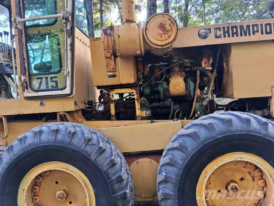 Champion 715 Grader