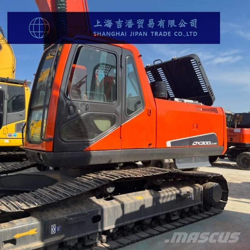 Doosan DX 300 Raupenbagger