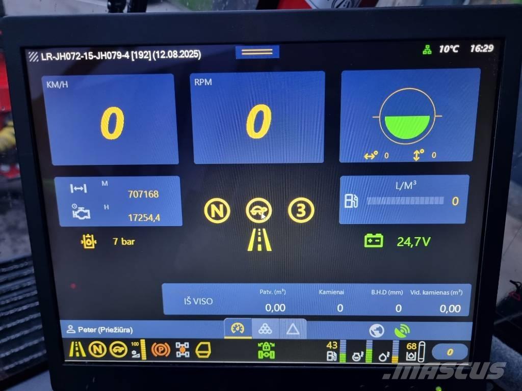 Komatsu 931 XC Harvester