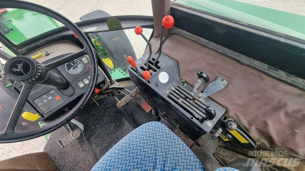 John Deere 2250 Traktoren