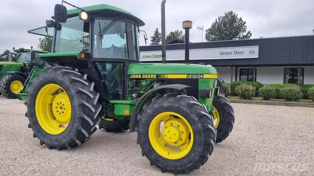John Deere 2250 Traktoren