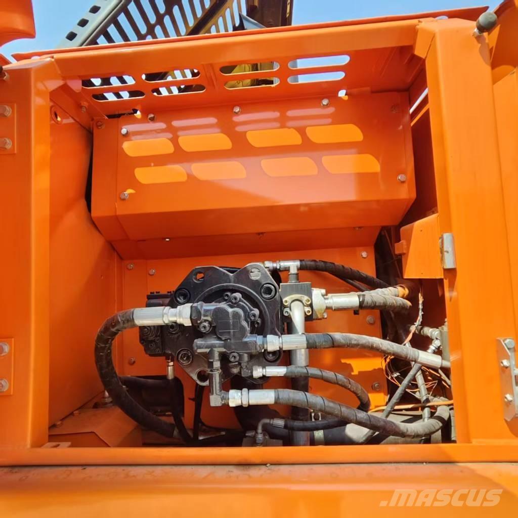 Doosan DX 225 LC Raupenbagger