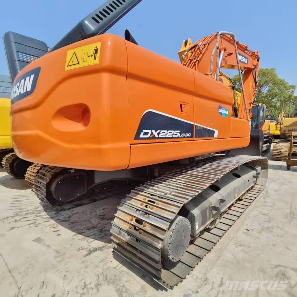 Doosan DX 225 LC Raupenbagger