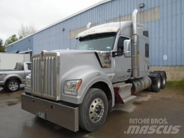 Kenworth W 990 Sattelzugmaschinen